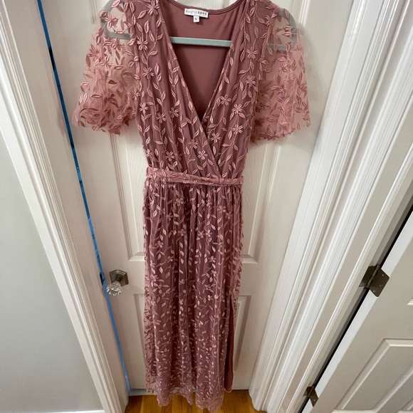 Baltic Born Marseille Embossed Maxi Dress in Orchid-EUC - Picture 5 of 8